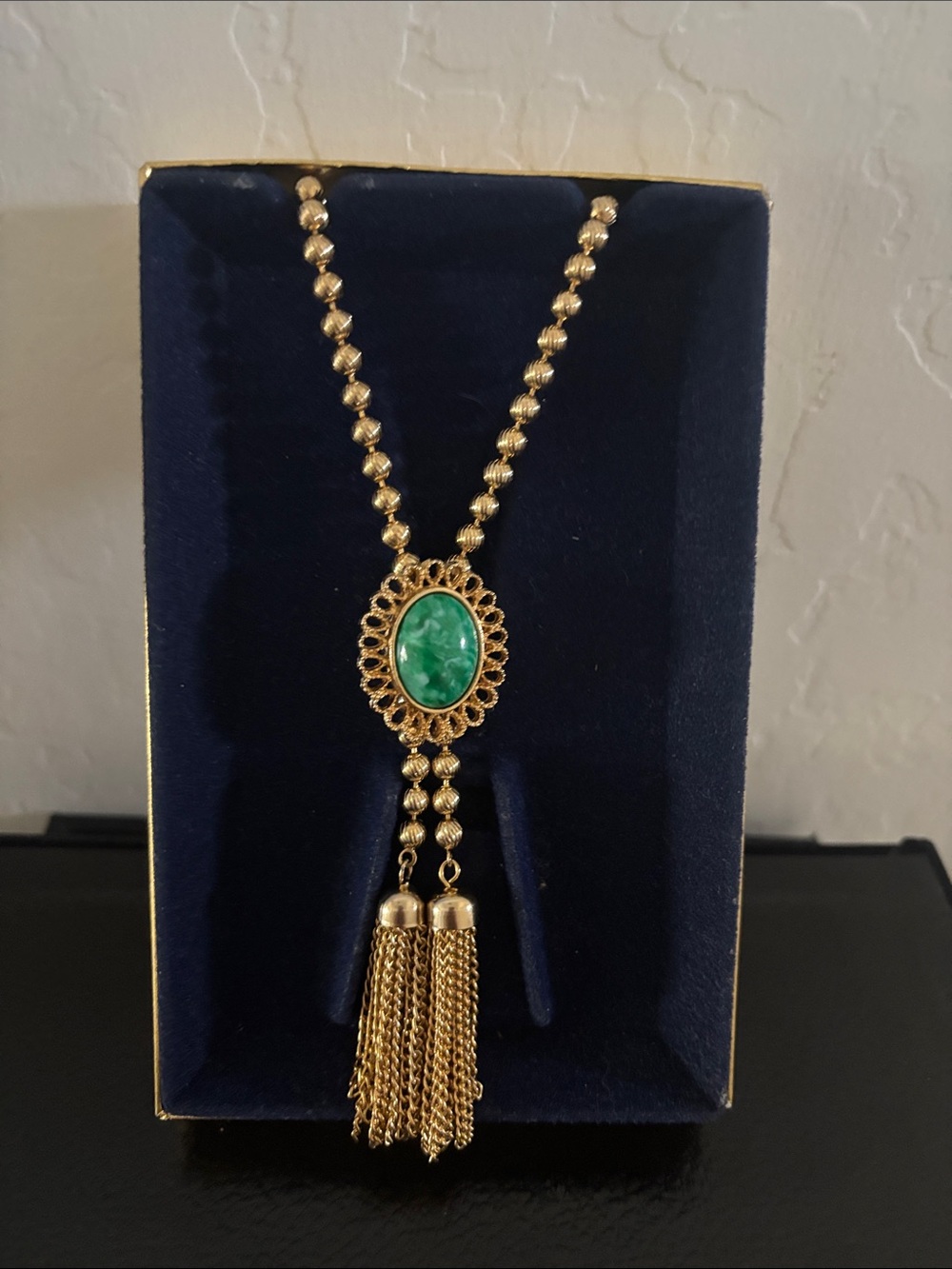 Vintage Juliana for Avon gold tone Green Cabochon Lariat Necklace